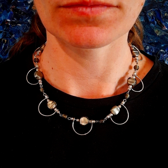 SMOKY CHARCOAL GLASS BEAD NECKLACE - Picture 6 of 6